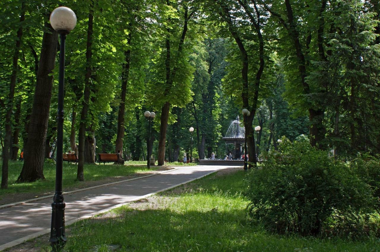 Independence Square - Khreschatyk. View On Independence Sq. Fountains Киев Екстериор снимка
